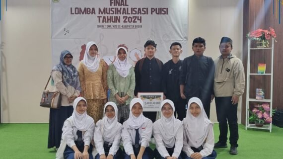 SMP SMART CIBINONG KEMBALI MERAIH JUARA DALAM AJANG LOMBA MUSIKALISASI PUISI TINGKAT KABUPATEN BOGOR
