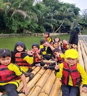 KEGIATAN OUTING CLASS PGTK SMART CIBINONG DI PELITA DESA CISEENG