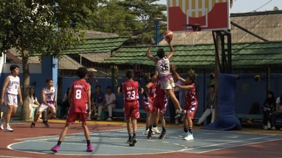 Tim Basket Putra SMP Smart Cibinong Ikuti Kejuaraan Meraki 4.0 Wikea di Regina Caeli, Cileungsi