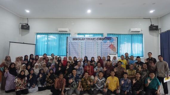 Sekolah Smart Cibinong Gelar In House Training Implementasi 5R dan Sosialisasi Tagline Baru