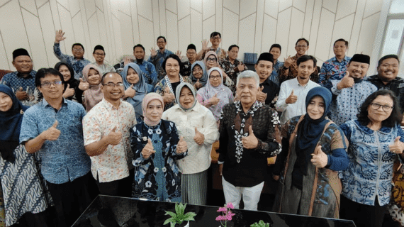 SMA Smart Cibinong Raih BOS Kinerja dan Ikuti Pelatihan Pembelajaran Mendalam serta KKA dari BBGTK Jawa Barat