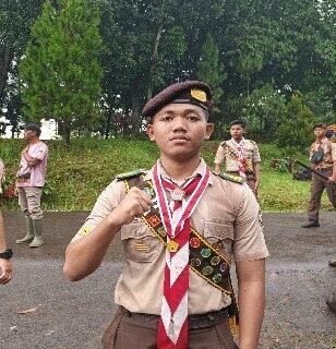 Rizki Maulana SISWA SMA Smart Cibinong meraih Predikat Pramuka Garuda