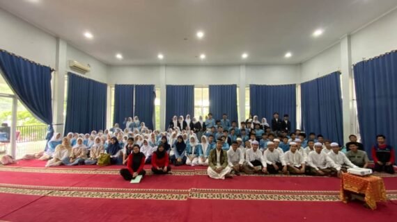 Didik Diri untuk Memberi Berbagi itu Kalcer: Kemeriahan Smart Tren Ramadhan di SMA Smart Cibinong