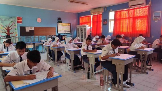 SMP Smart Cibinong Optimalkan ASAT Genap Melalui ExamBro CBT
