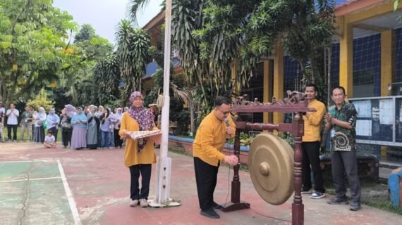 MOMEN HARU DAN PENUH KEBANGGAAN