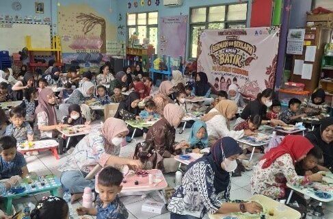 PG/TK Smart Cibinong Kenalkan Warisan Budaya melalui Kegiatan Membatik Jumputan dan Batik Tulis